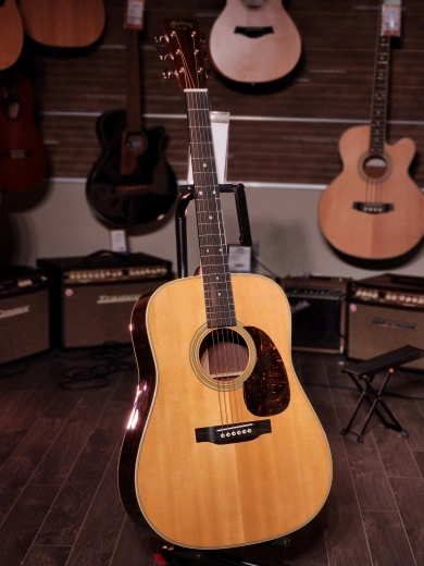 Martin Guitars - D-18 STD